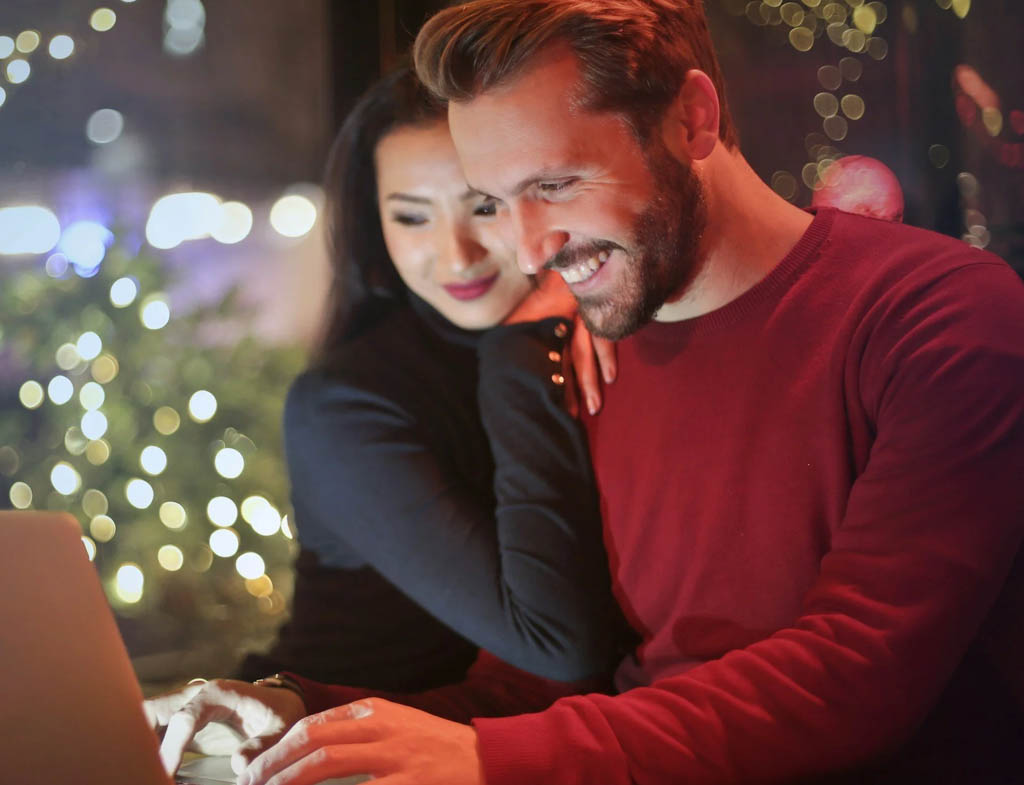 How to Manage Holiday Stress as a Couple
