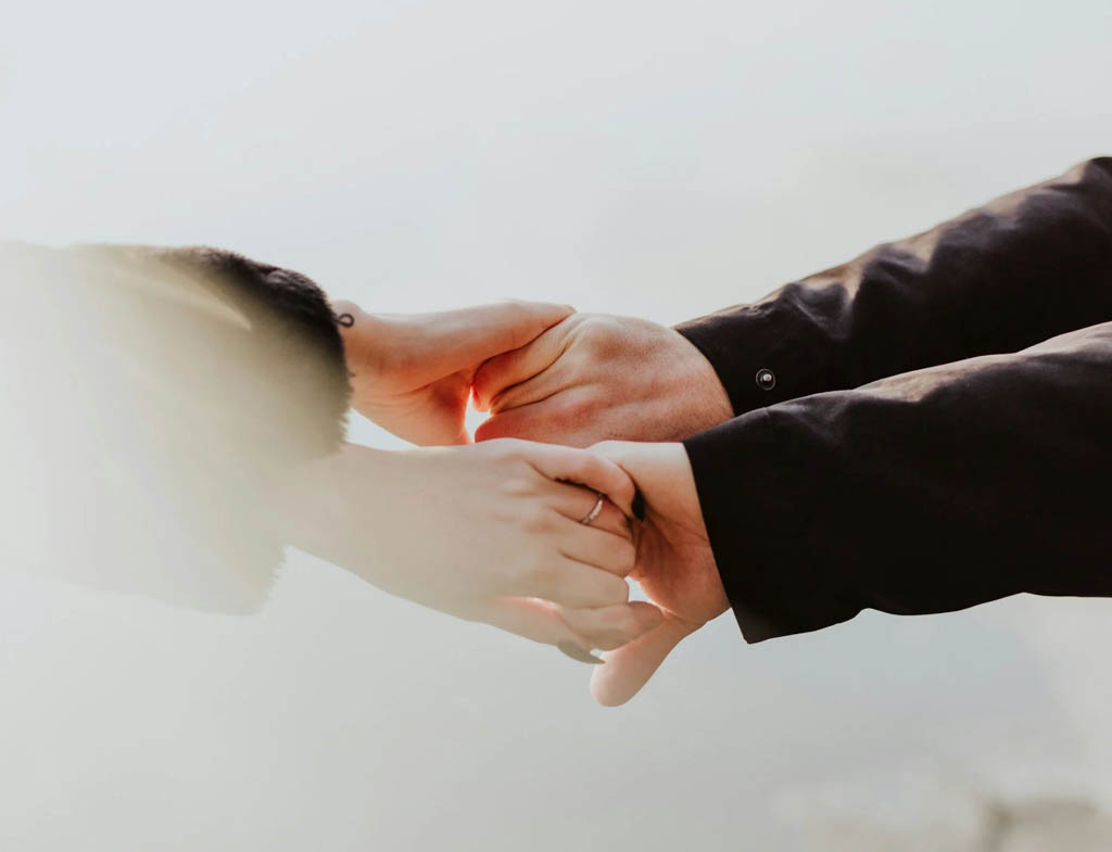 How to Strengthen Your Relationship Between Couples Therapy Sessions